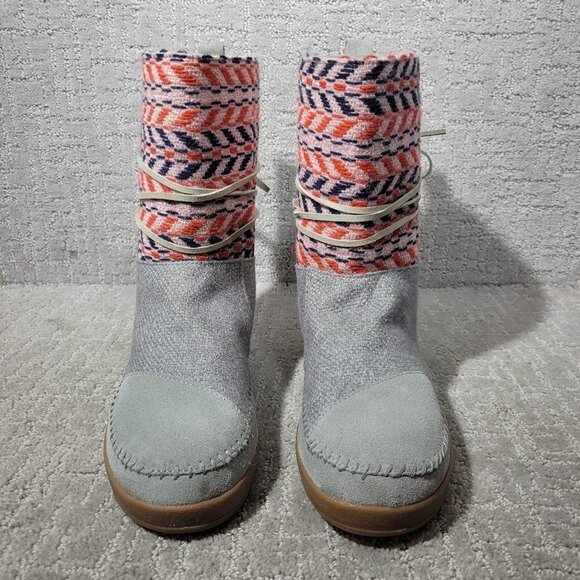 TOMS Nepal Women's Size 9.5 US Gray Cow Leather Aztec Knit Ankle Boots - Picture 2 of 10